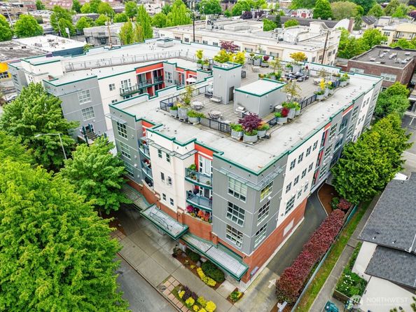 2331 42nd Avenue SW 403, Seattle WA 98116