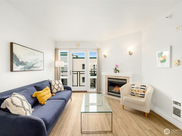 2331 42nd Avenue SW 403, Seattle WA 98116