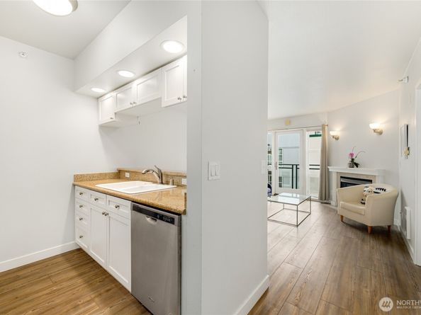 2331 42nd Avenue SW 403, Seattle WA 98116