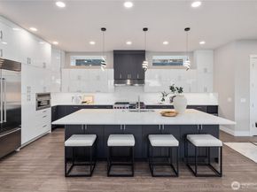 8814 NE Juanita Drive, Kirkland WA 98034