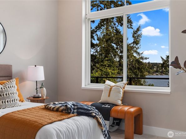 8814 NE Juanita Drive, Kirkland WA 98034