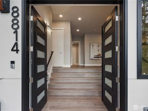 8814 NE Juanita Drive, Kirkland WA 98034