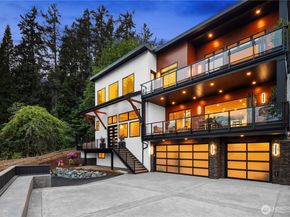 8814 NE Juanita Drive, Kirkland WA 98034