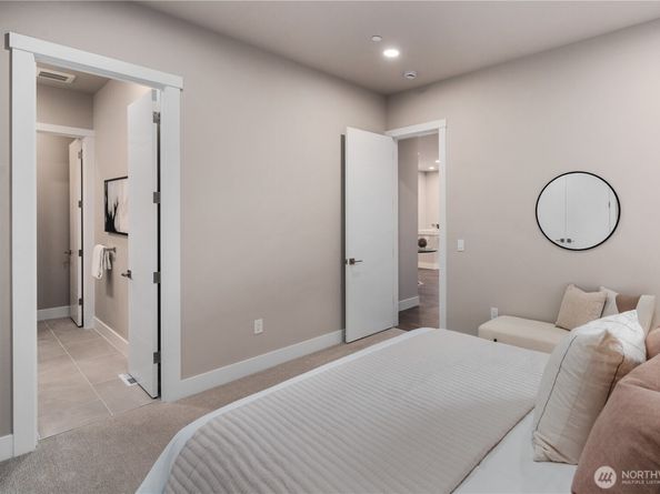 8814 NE Juanita Drive, Kirkland WA 98034