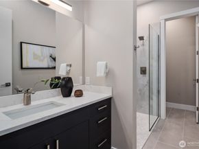 8814 NE Juanita Drive, Kirkland WA 98034