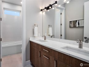 8814 NE Juanita Drive, Kirkland WA 98034