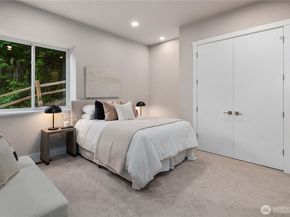 8814 NE Juanita Drive, Kirkland WA 98034