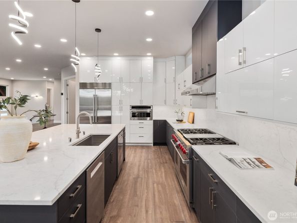 8814 NE Juanita Drive, Kirkland WA 98034