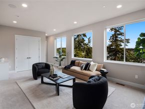 8814 NE Juanita Drive, Kirkland WA 98034