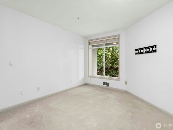 225 4th Avenue A307, Kirkland WA 98033