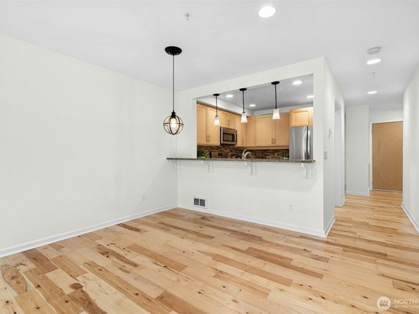 225 4th Avenue A307, Kirkland WA 98033