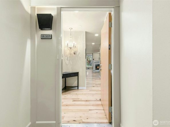 225 4th Avenue A307, Kirkland WA 98033