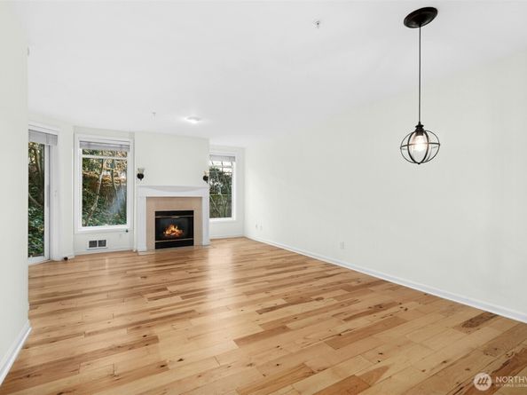 225 4th Avenue A307, Kirkland WA 98033