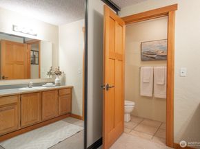 2500 W Manor Place 216, Seattle WA 98199