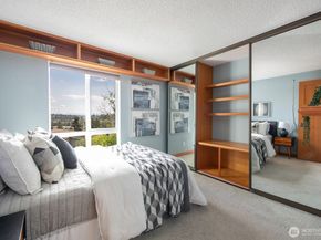 2500 W Manor Place 216, Seattle WA 98199