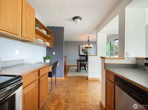 2500 W Manor Place 216, Seattle WA 98199