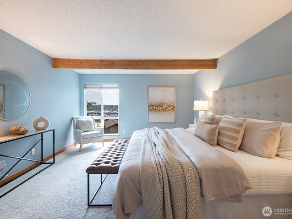 2500 W Manor Place 216, Seattle WA 98199