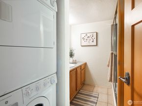 2500 W Manor Place 216, Seattle WA 98199