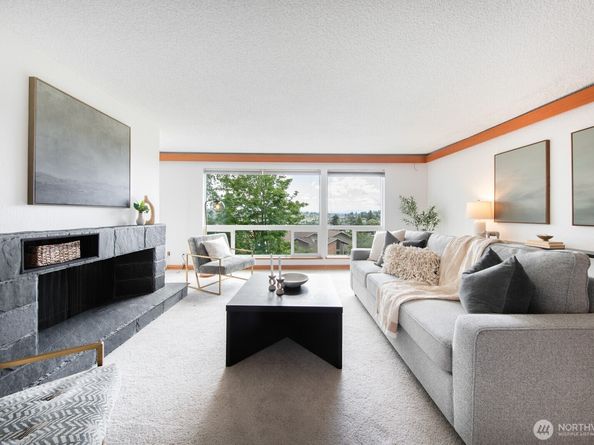 2500 W Manor Place 216, Seattle WA 98199