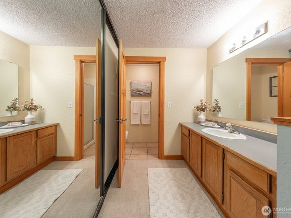 2500 W Manor Place 216, Seattle WA 98199