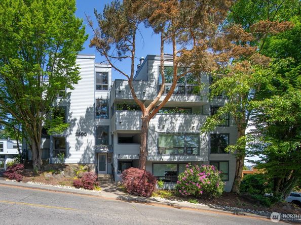 2500 W Manor Place 216, Seattle WA 98199