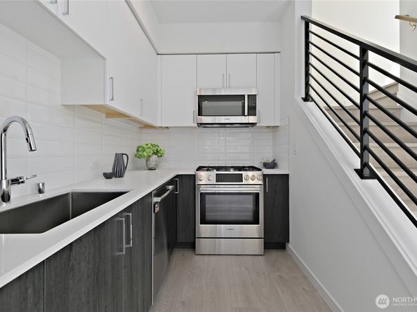 109 22nd Avenue E C, Seattle WA 98112