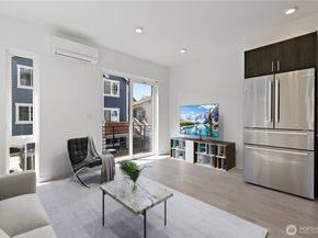 109 22nd Avenue E C, Seattle WA 98112