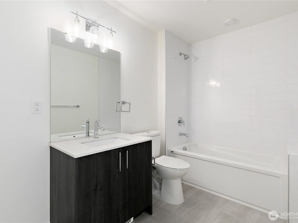 109 22nd Avenue E C, Seattle WA 98112