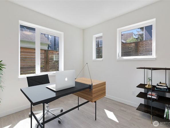 109 22nd Avenue E C, Seattle WA 98112