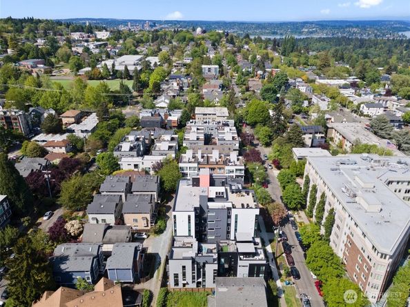 109 22nd Avenue E C, Seattle WA 98112