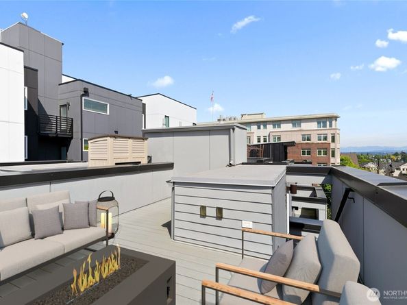 109 22nd Avenue E C, Seattle WA 98112