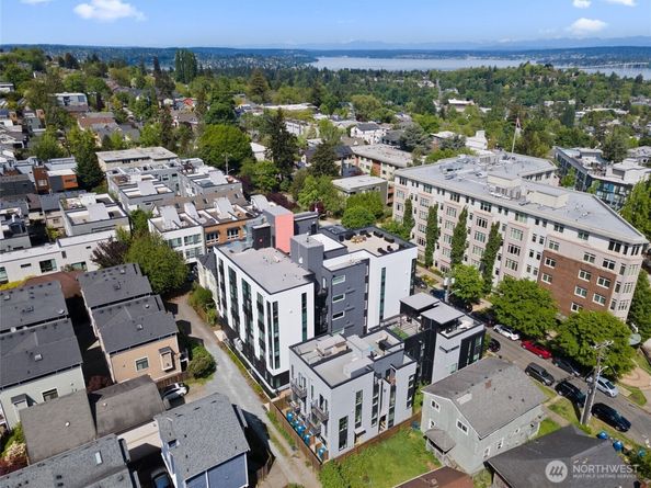109 22nd Avenue E C, Seattle WA 98112