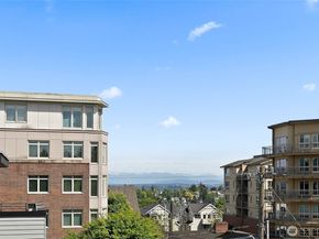 109 22nd Avenue E C, Seattle WA 98112