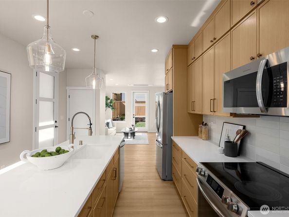 10604 NE 137th Place, Kirkland WA 98034