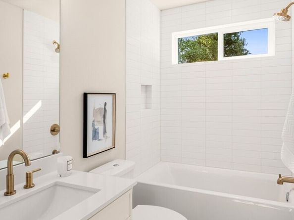 10604 NE 137th Place, Kirkland WA 98034