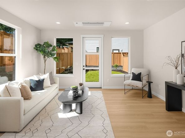 10604 NE 137th Place, Kirkland WA 98034