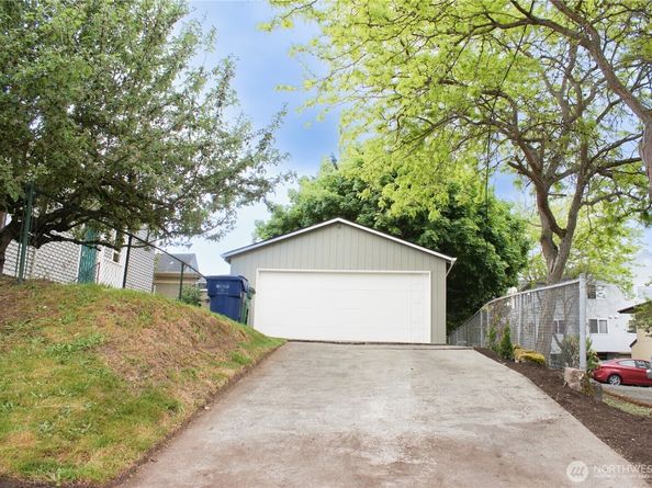 123 24th Avenue, Seattle WA 98122