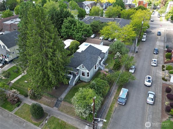 123 24th Avenue, Seattle WA 98122