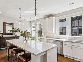 9631 NE 183rd Street C, Bothell WA 98011