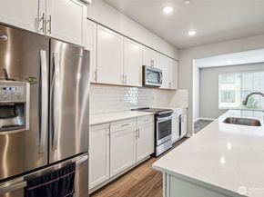 2002 101st Avenue SE 2, Lake Stevens WA 98258