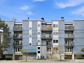 3045 20th Avenue W 403, Seattle WA 98199
