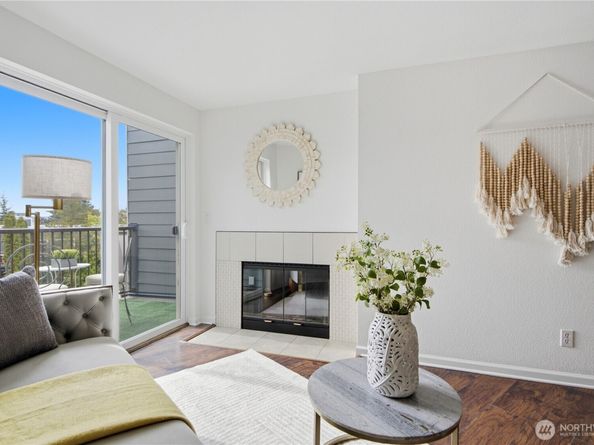 3045 20th Avenue W 403, Seattle WA 98199