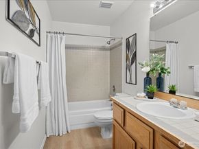 7250 NE Old Redmond Rd F124, Redmond WA 98052
