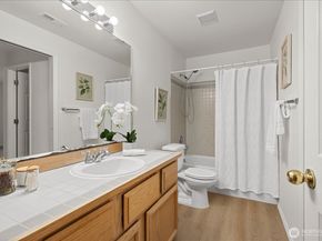 7250 NE Old Redmond Rd F124, Redmond WA 98052