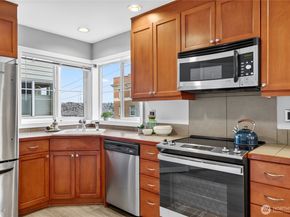 321 E Thomas Street 303, Seattle WA 98102
