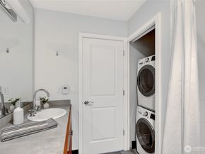 321 E Thomas Street 303, Seattle WA 98102