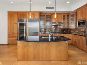 2716 Elliott Avenue 1204, Seattle WA 98121