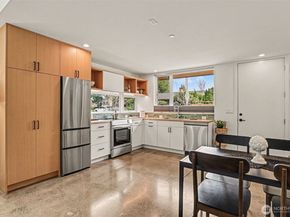 11725 Meridian Avenue N 4, Seattle WA 98133