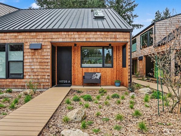 11725 Meridian Avenue N 4, Seattle WA 98133