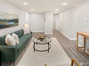 3055 80th Avenue SE 107, Mercer Island WA 98040